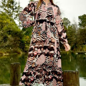 The ‘Just One Thing’ dress in ‘Hot and Chevy’ viscose georgette is the perfect blend of feminine elegance and cozy winter vibes