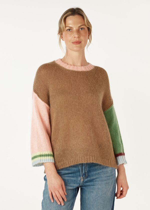 The Mohair Colour Block jumper is the perfect blend of style, comfort, warmth and softness, while the color block design adds a trendy edge.