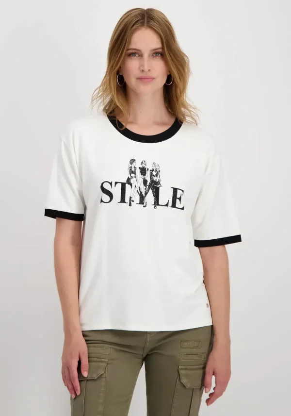This T-shirt with black rhinestone print serves as an effortless statement piece. Pair it with jeans or shorts for a laid-back, casual look or layer it under a jacket or blazer.