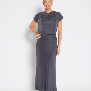 The Philosophy Janine Lustre Cowl top is a simplistic yet stunning style with a soft draped neckline to add interest to your desk to dinner outfit.