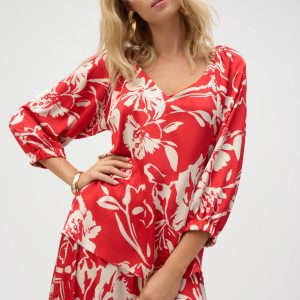 This luxurious hammered satin floral print top is the epitome of femininity and sophistication. Perfect for elevating any wardrobe.