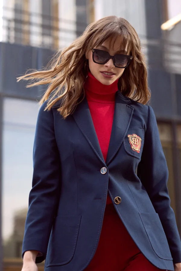 This Baza Jacket in Navy offers a stylish and tailored look with its slim-fit design, making it a great choice for both casual and semi-formal occasions.