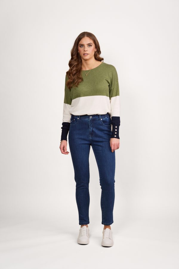 Made from stretch fabric for the perfect fit. Waistband features metal 'V' logo jean button closure, side elastic, 2 front beltloops and 3 back beltloops.