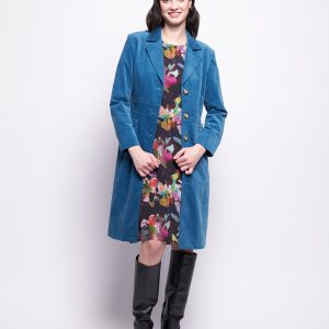For The Re-Cord Coat features a revere tailored collar, front pockets, button down front, full length sleeves in a great semi-fit style. 