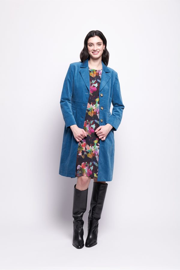 For The Re-Cord Coat features a revere tailored collar, front pockets, button down front, full length sleeves in a great semi-fit style. 