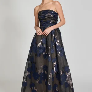 The Merci Strapless Gown in a stand out eye-catching print is a fun and stylish pick for any formal event or night out.