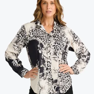 Step up your style with the Hunter Shirt from Brave & True. Made from silky printed satin, it feels amazing on and adds a touch of luxe to any outfit.